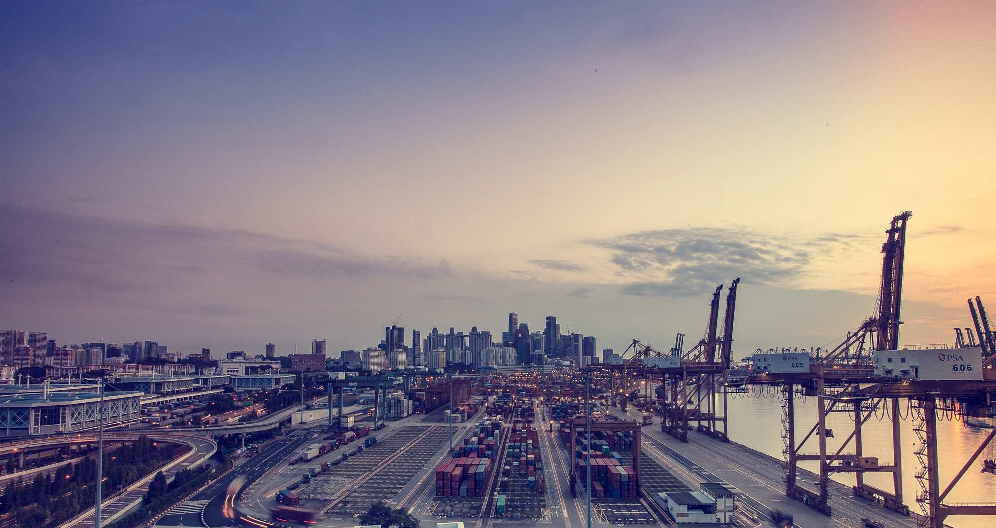 現(xiàn) 代 化 管 理 水 平  ·  高 新 技 術(shù) 研 發(fā)